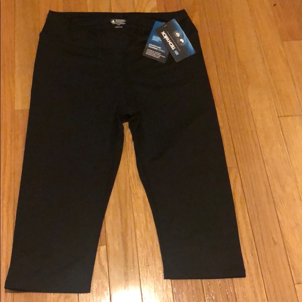 Black Crop Leggings Size Medium